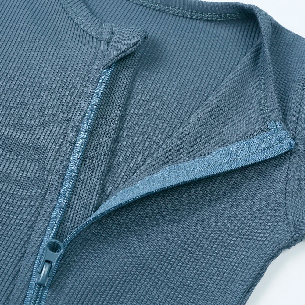 Premium Bamboo Baby Romper – Ultra-Soft Ribbed Fabric, Easy-Zip, All-Season Comfort (0–24 Months)