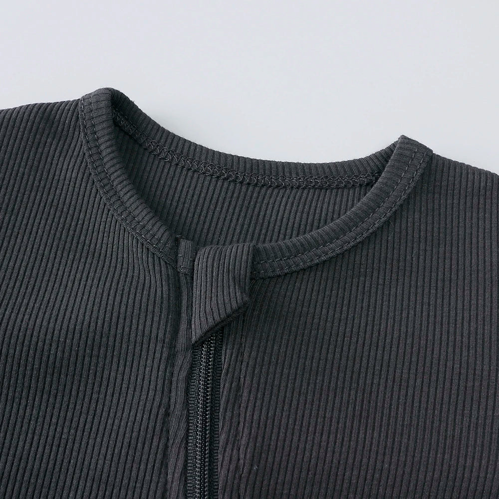 Premium Bamboo Baby Romper – Ultra-Soft Ribbed Fabric, Easy-Zip, All-Season Comfort (0–24 Months)