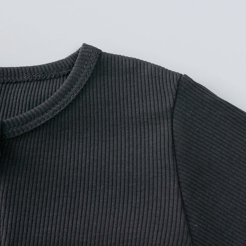 Premium Bamboo Baby Romper – Ultra-Soft Ribbed Fabric, Easy-Zip, All-Season Comfort (0–24 Months)